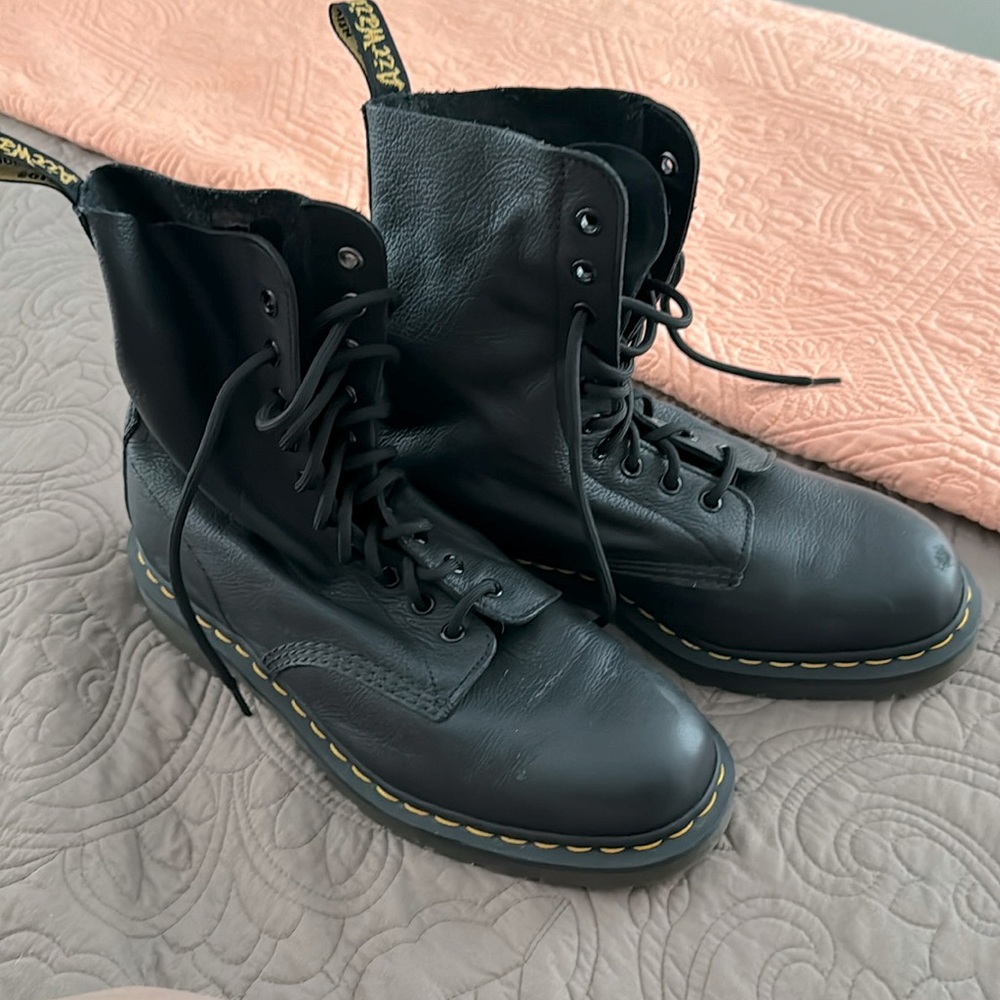 Dr Marten combat boots